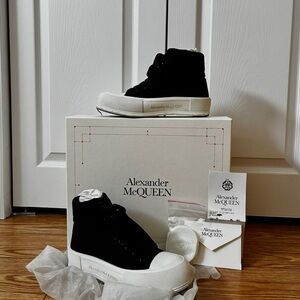 Alexander McQUEEN High top sneakers